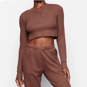 SKIMS WAFFLE SET - cropped long sleeve top and wide leg pants